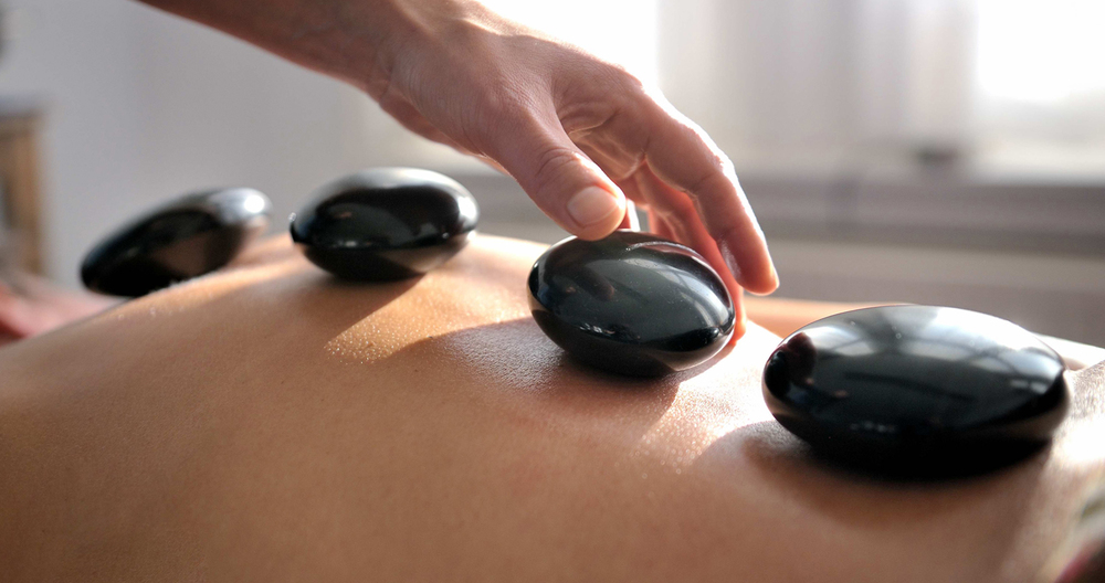 On A Testé Pour Vous Le Massage Aux Pierres Chaudes Treatwell